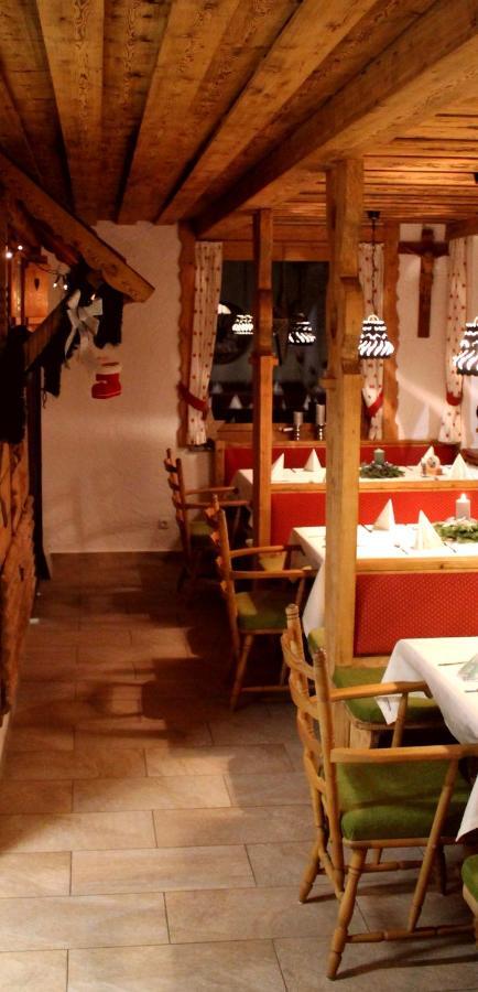 ホテル Berggasthof Karntner Alm ミッテンヴァルト エクステリア 写真