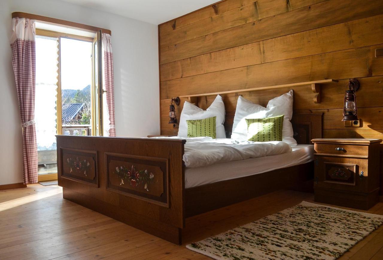 ホテル Berggasthof Karntner Alm ミッテンヴァルト エクステリア 写真