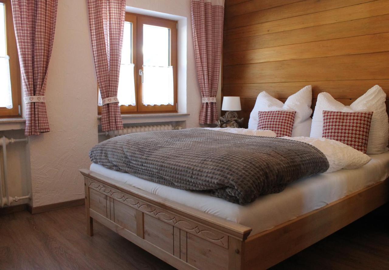 ホテル Berggasthof Karntner Alm ミッテンヴァルト エクステリア 写真