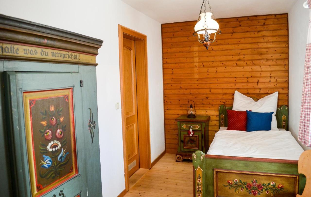 ホテル Berggasthof Karntner Alm ミッテンヴァルト エクステリア 写真